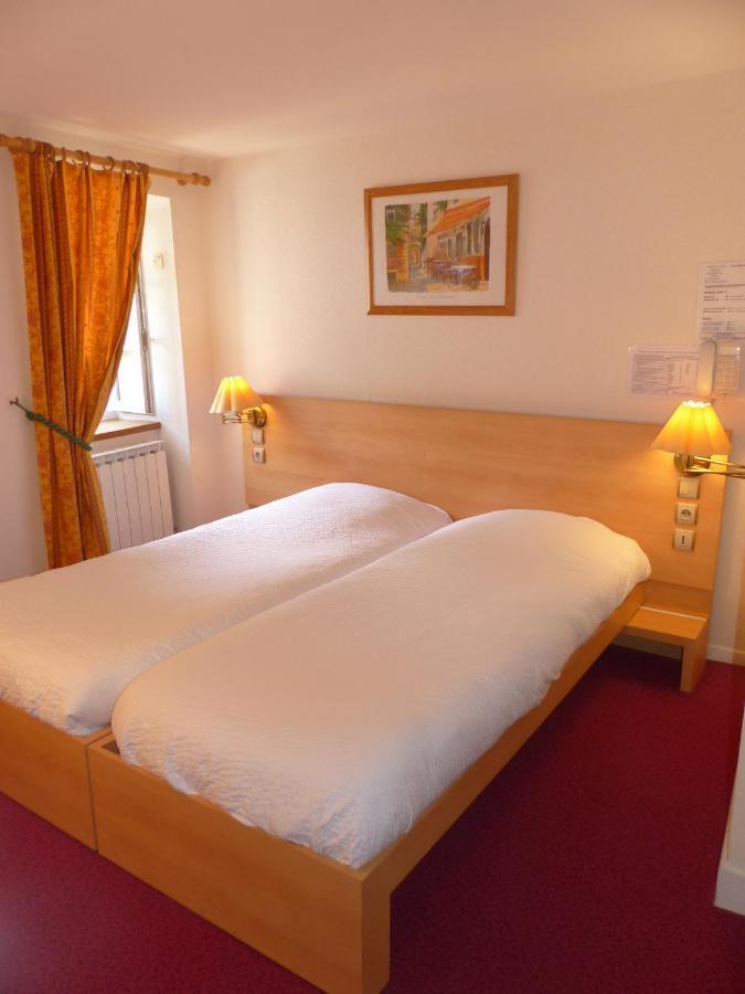 Hotel Logis Auberge De L'Isard Saint-Lary  Exteriör bild