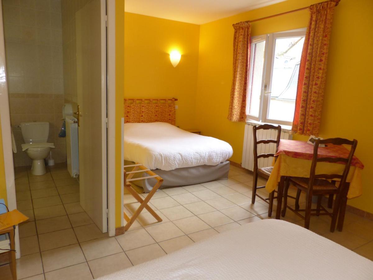 Hotel Logis Auberge De L'Isard Saint-Lary  Exteriör bild