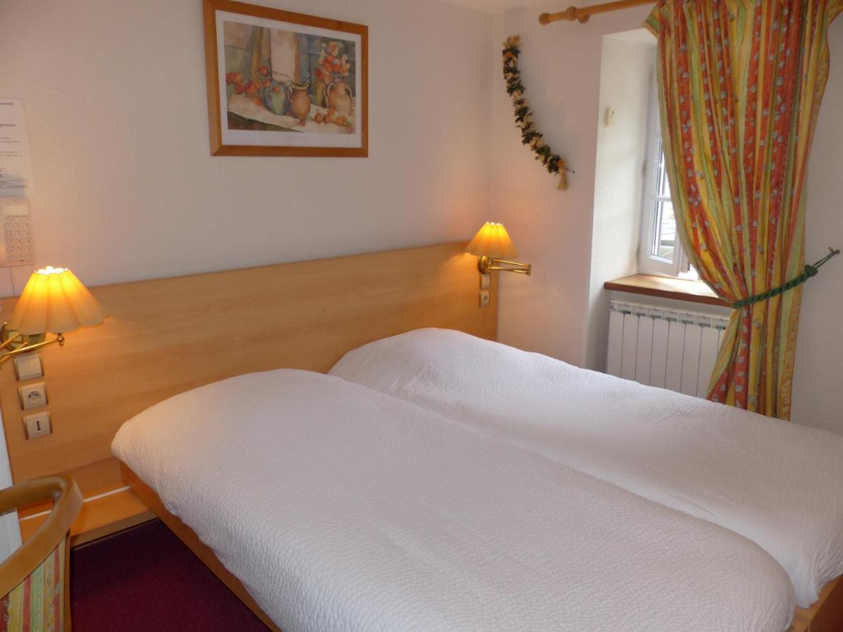 Hotel Logis Auberge De L'Isard Saint-Lary  Exteriör bild