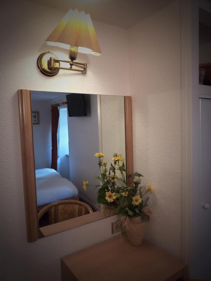 Hotel Logis Auberge De L'Isard Saint-Lary  Exteriör bild