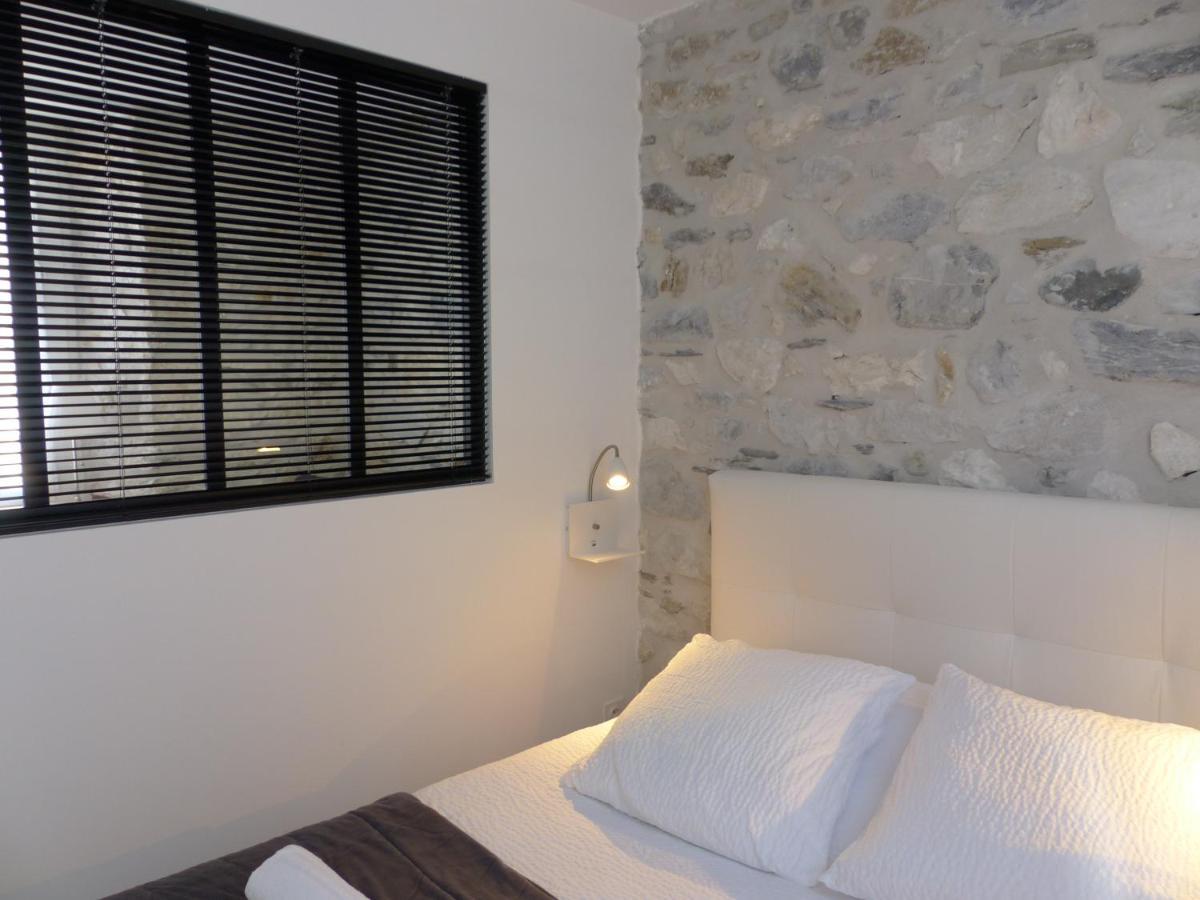 Hotel Logis Auberge De L'Isard Saint-Lary  Exteriör bild